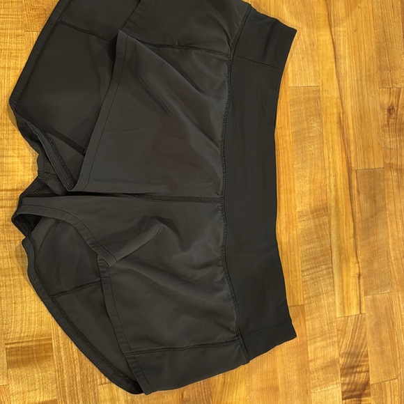 Size 6 Lululemon speed shorts - Picture 4 of 8